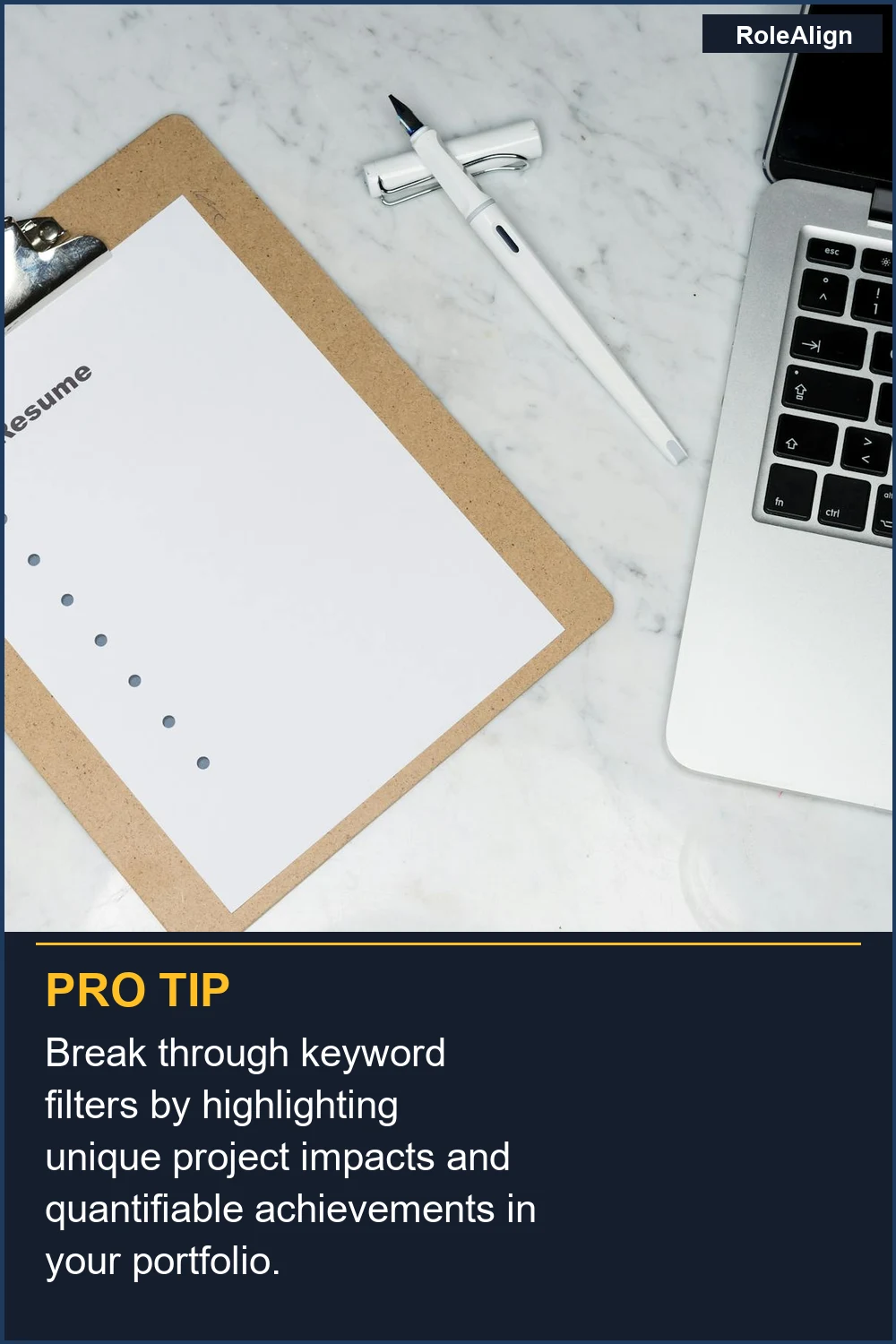 Rompe los filtros de palabras clave destacando los impactos únicos del proyecto y los logros cuantificables en tu portfolio.