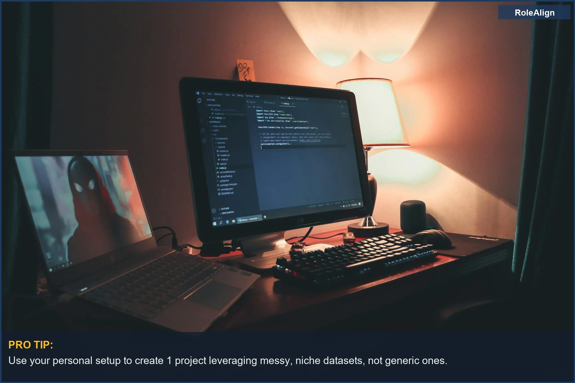 Oficina moderna en casa con pantallas duales, ideal para crear un portafolio de IA/ML sin experiencia en la industria.