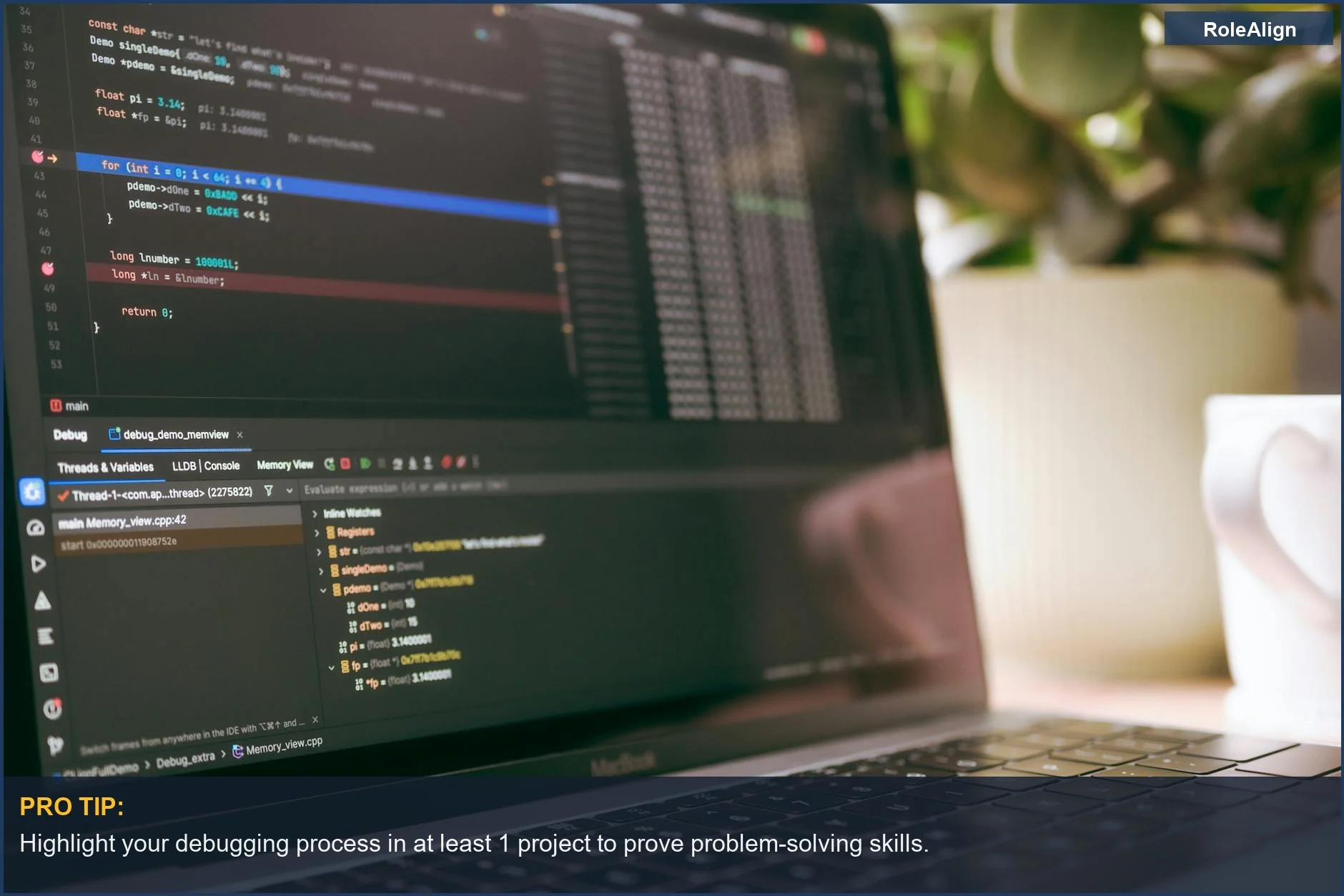 Pantalla de portátil mostrando código de programación complejo y herramientas de depuración para roles de IA/ML sin experiencia en la industria.