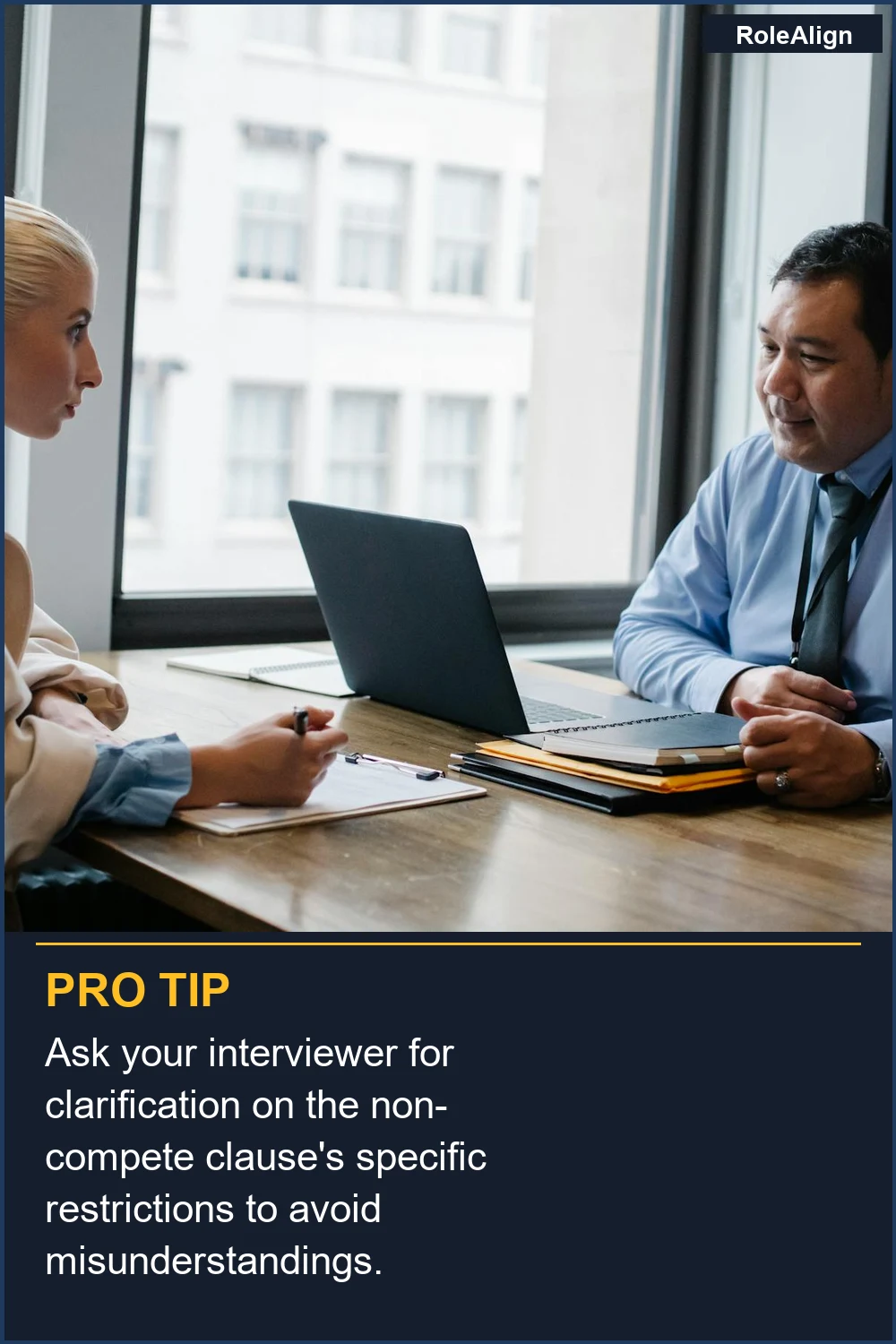 Pregunta a tu entrevistador para aclarar las restricciones específicas de la cláusula de no competencia para evitar malentendidos.