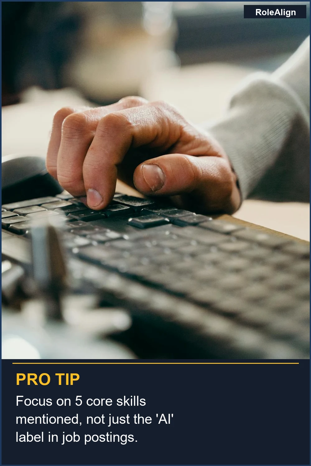 Enfócate en 5 habilidades básicas mencionadas, no solo en la etiqueta 'IA' en las ofertas de empleo.