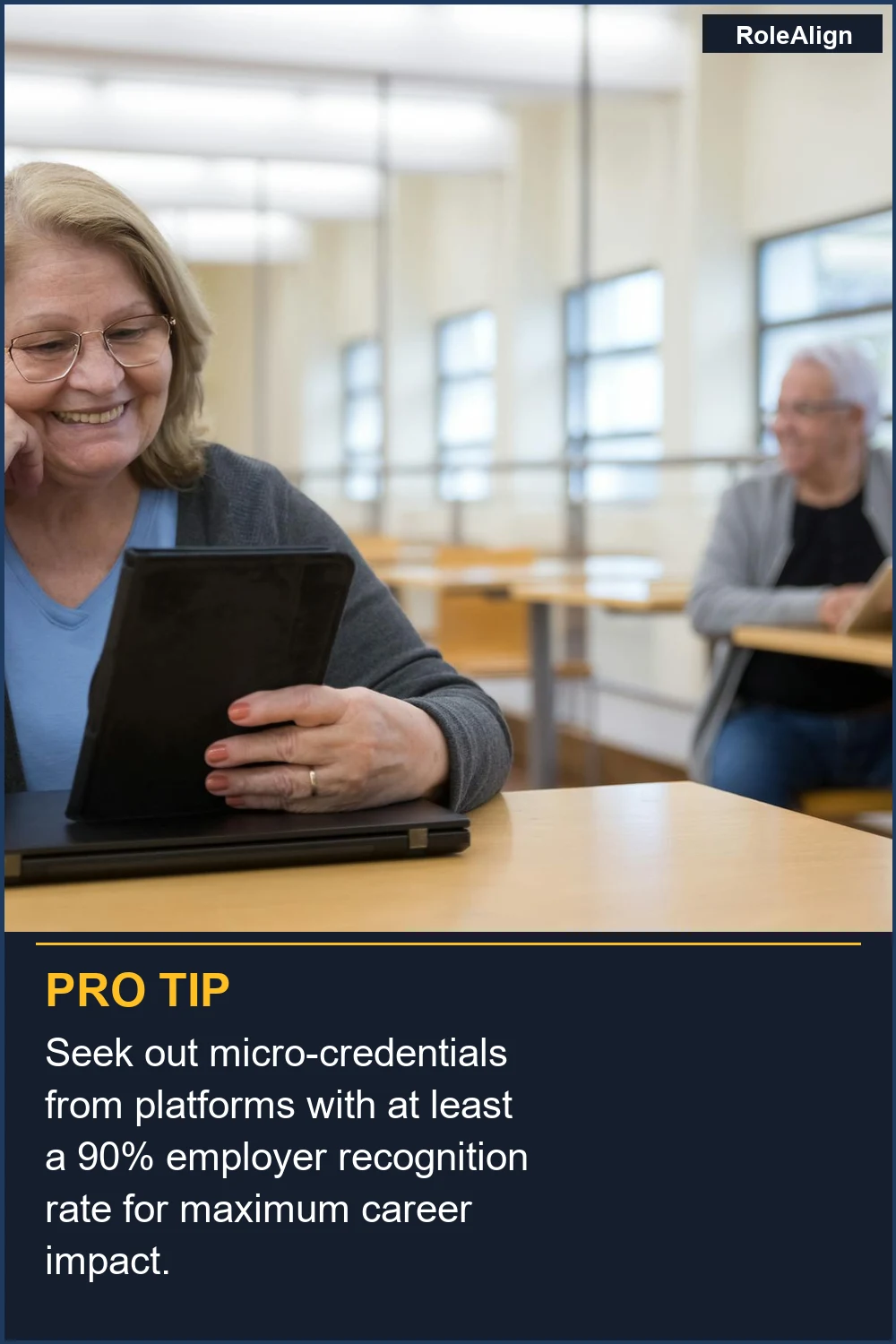 Busca microcredenciales de plataformas con una tasa de reconocimiento por parte de empleadores de al menos el 90% para un máximo impacto profesional.