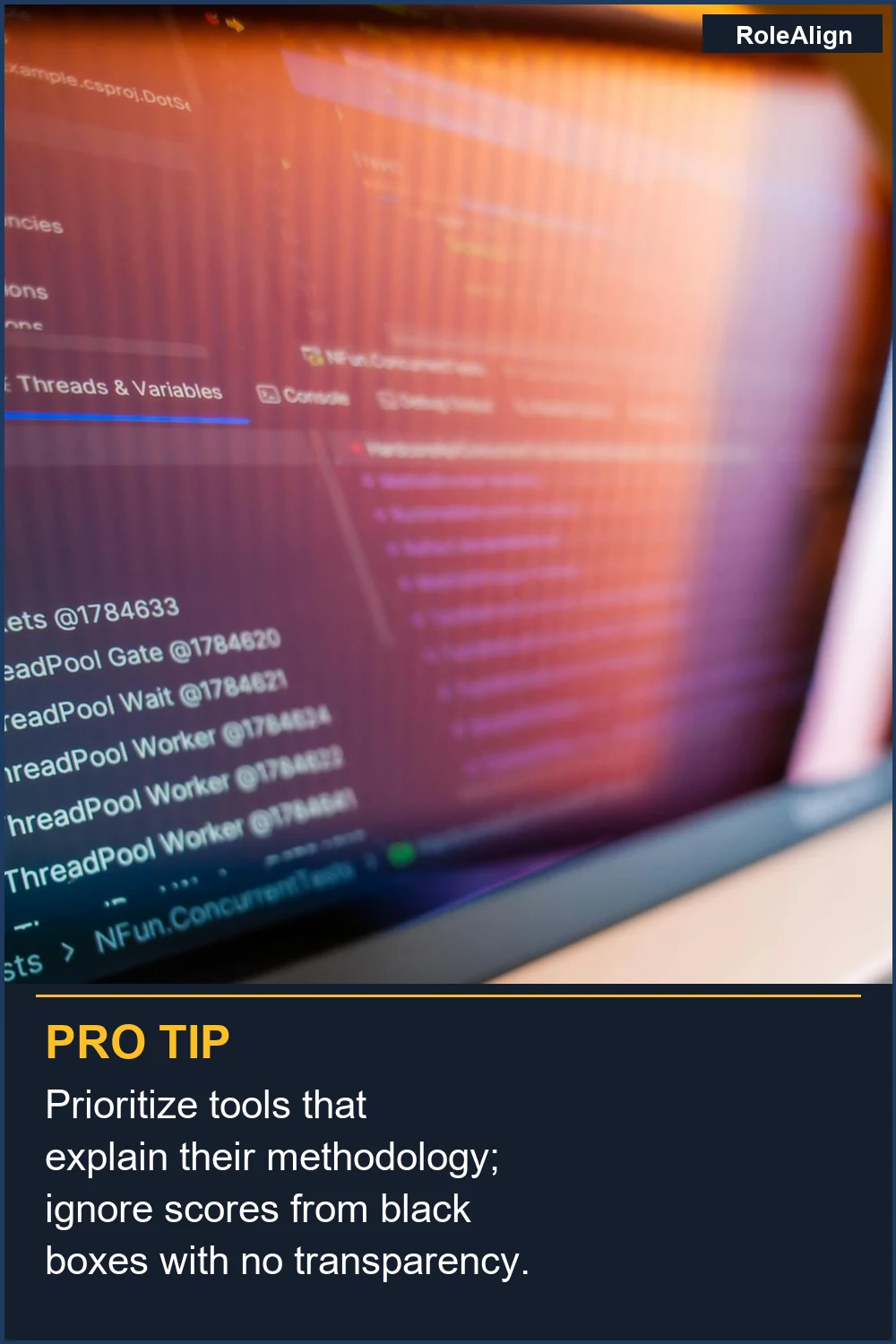 Prioriza las herramientas que explican su metodología; ignora las puntuaciones de cajas negras sin transparencia.