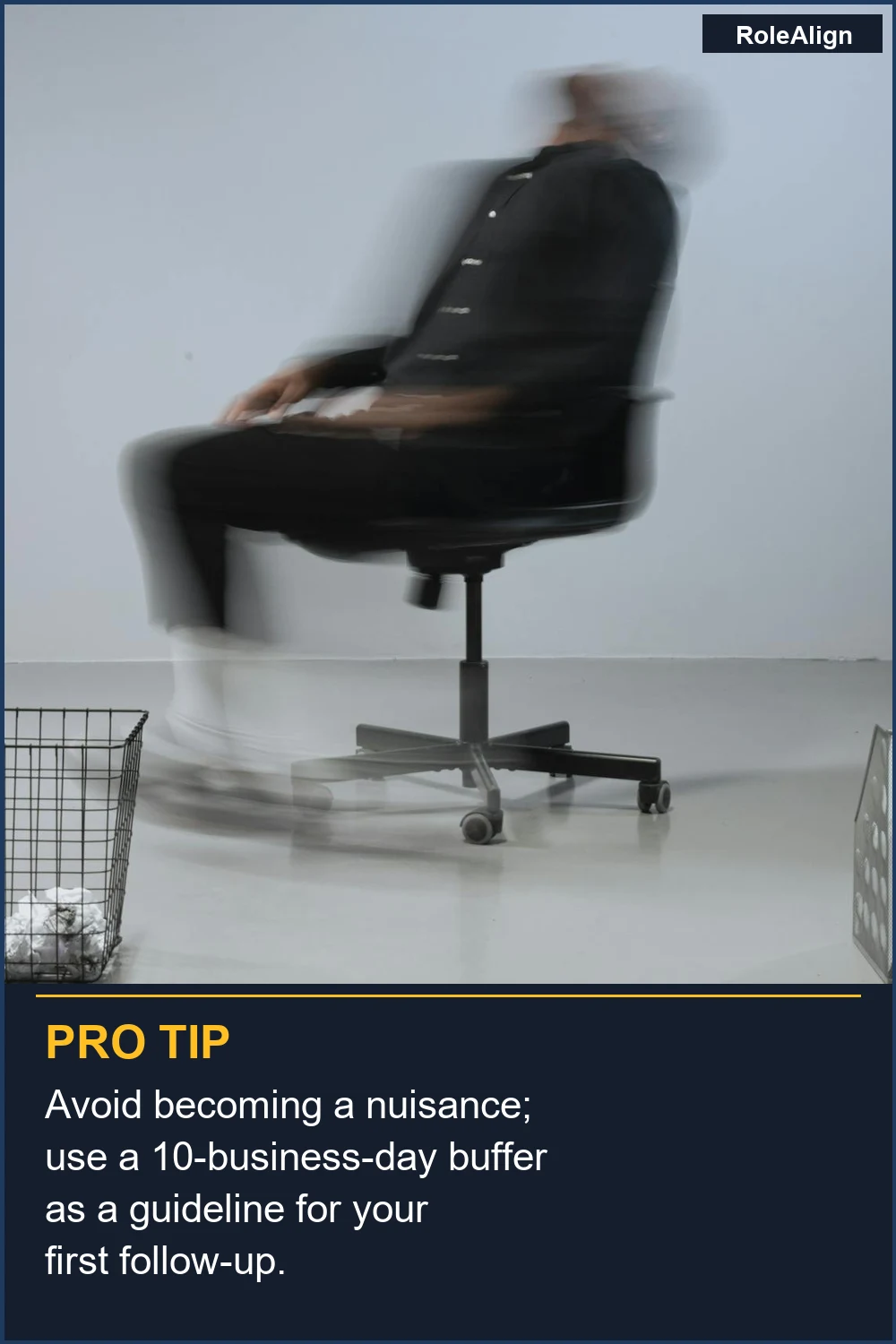 Evita ser una molestia; utiliza un margen de 10 días hábiles como guía para tu primer seguimiento.